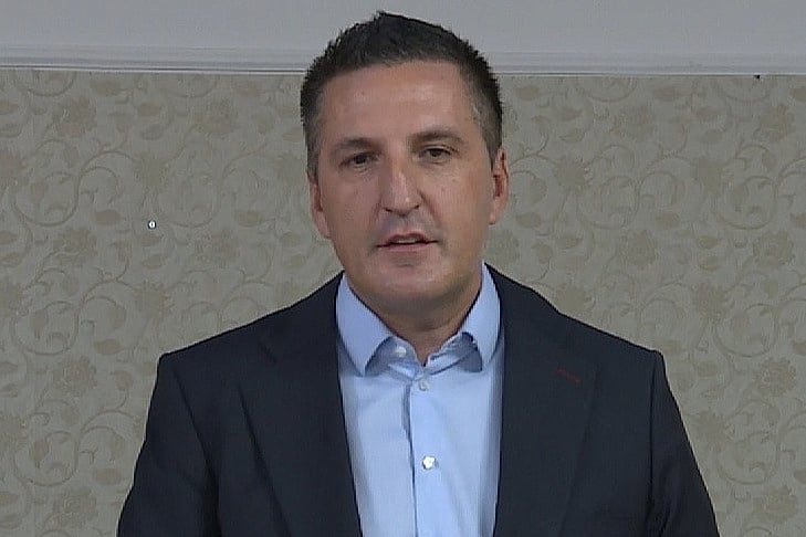 Nedelјko Elek ponudio plaćanje prijevoza građanima BiH koji žele glasati u Srbiji: "Samo da Vučić pobijedi"